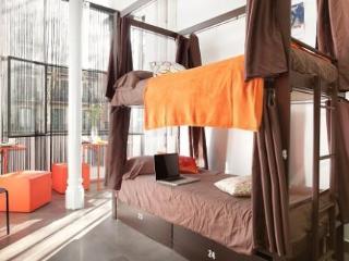 Hip Karma Alberg Barcelona